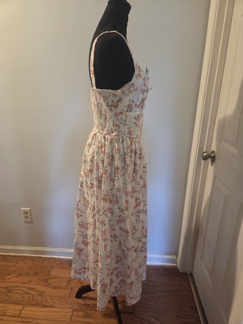 Jessica Simpson White Floral Maxi Dress - Picture 5 of 9